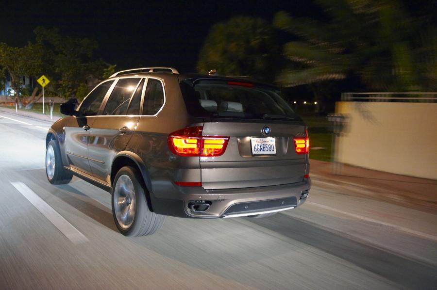  BMW X5 xDrive 5.0i 2010 года  (фото 77 из 142)